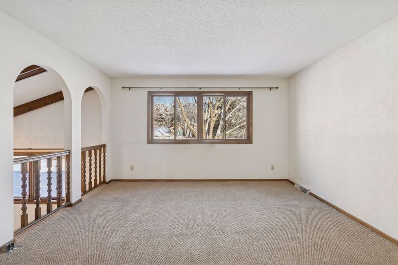 649 Randy Ave, Shoreview, MN 55126
