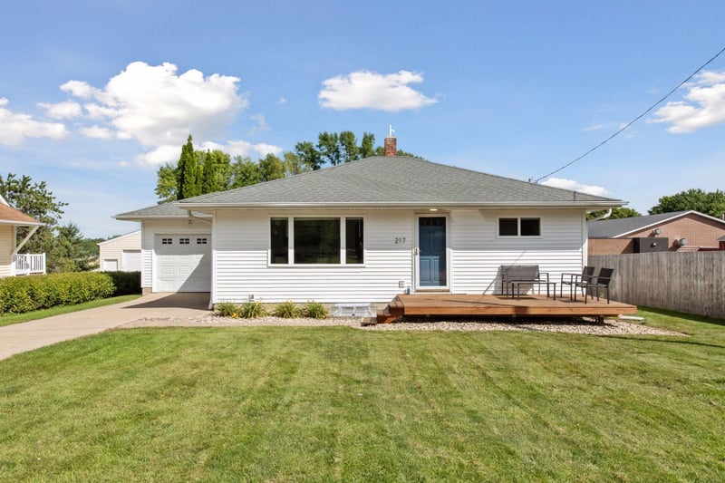 217 2nd St NW, Mayer, MN 55360