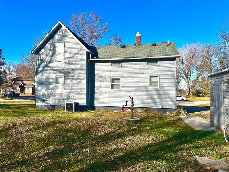 2716 Canterbury Dr, Bigelow, MN 56117