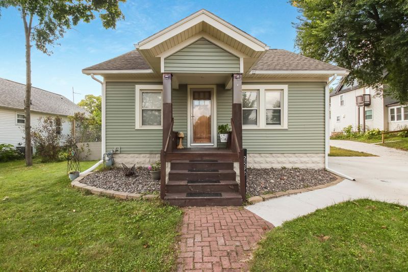 2842 4th St, Eau Claire, WI 54703