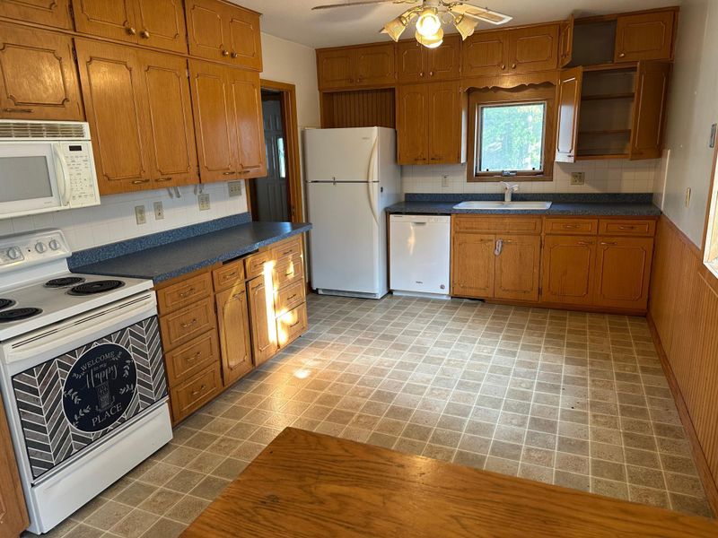 800 Rossman Ave, Detroit Lakes, MN 56501