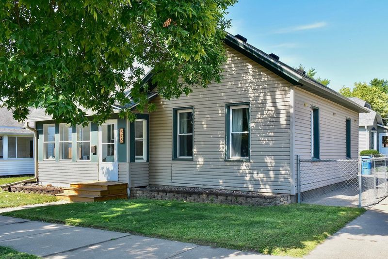 378 E King St, Winona, MN 55987