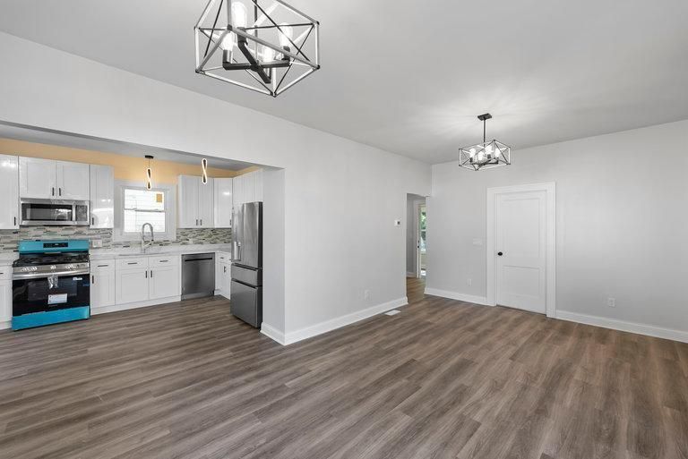 685 Hyacinth Ave E, Saint Paul, MN 55106