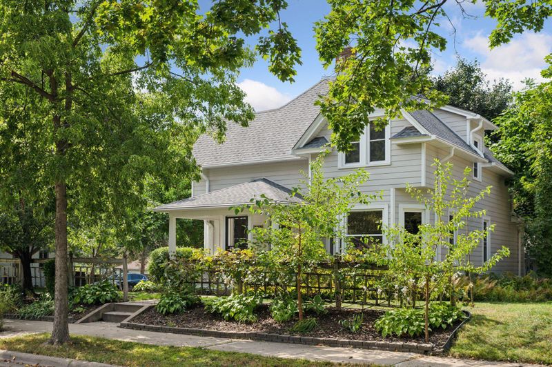 102 16th Ave N, Hopkins, MN 55343