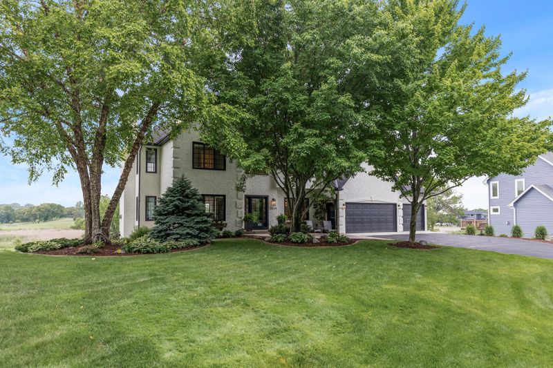 2624 Lakeview Dr, Shakopee, MN 55379