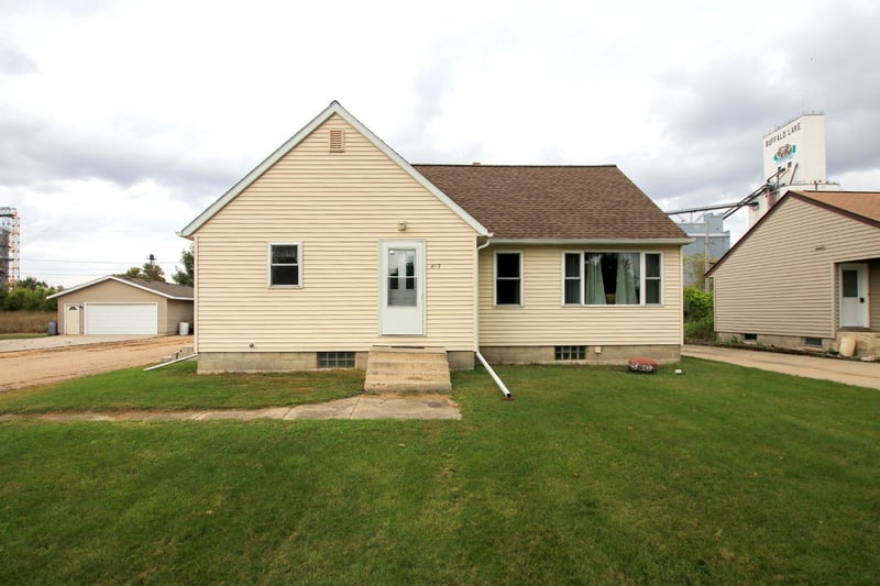 413 Borden Ave W, Buffalo Lake, MN 55314