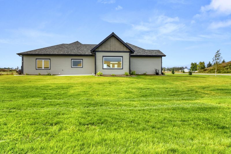 800 Lake Forest Cir, Detroit Lakes, MN 56501