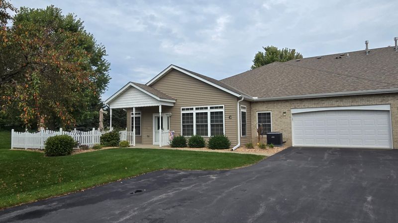 1905 Burr Oak Dr #C, Austin, MN 55912