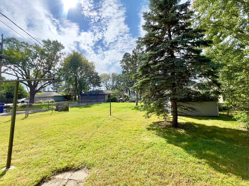 1616 Hewitt Ave, Saint Paul, MN 55104