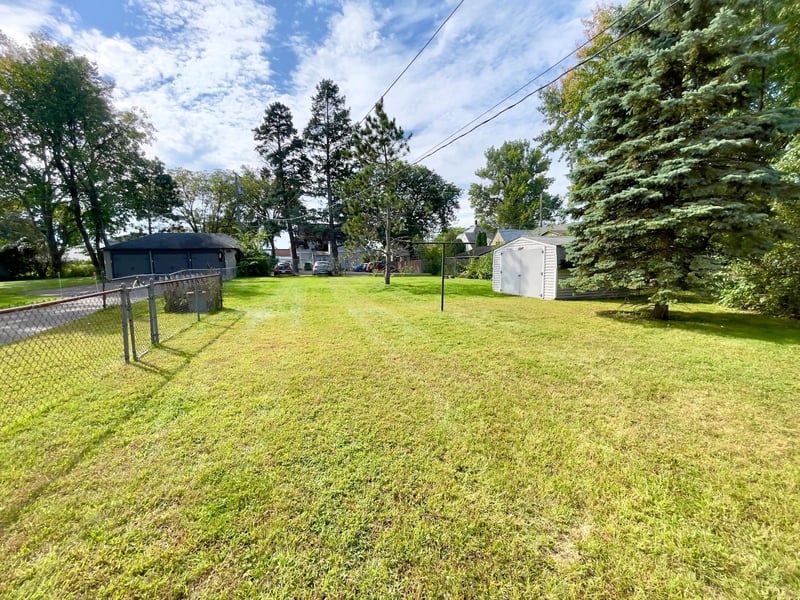 1616 Hewitt Ave, Saint Paul, MN 55104