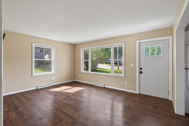 712 6th Ave, Howard Lake, MN 55349
