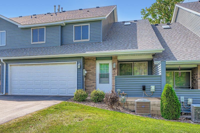 4891 Helena Ln N #4, Oakdale, MN 55128