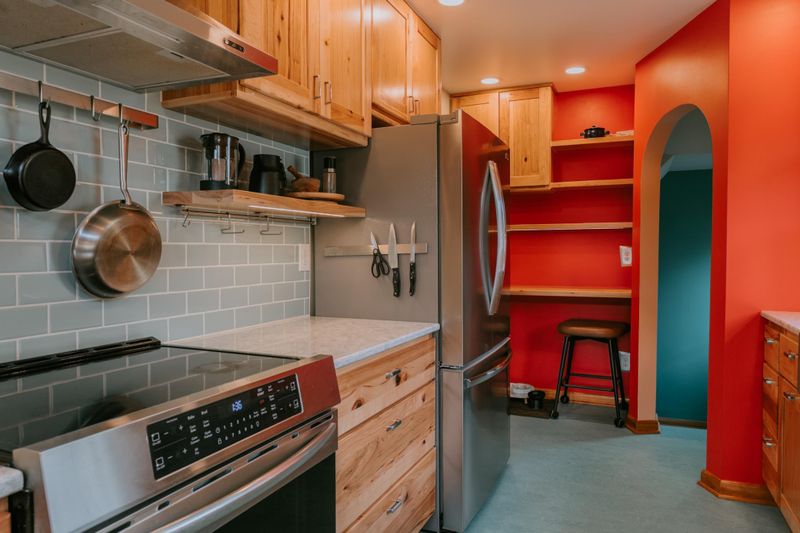 5253 Queen Ave N, Minneapolis, MN 55430