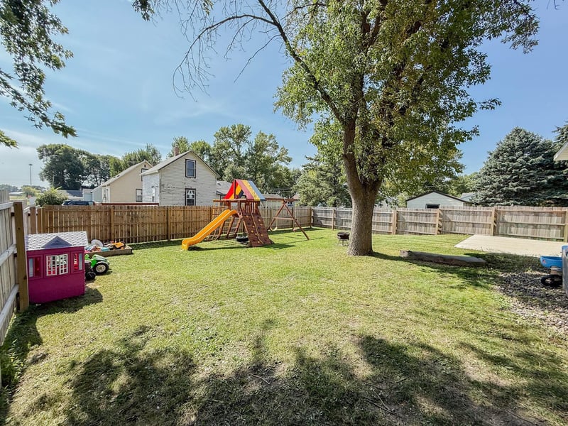 234 4th St NE, Pennock, MN 56279