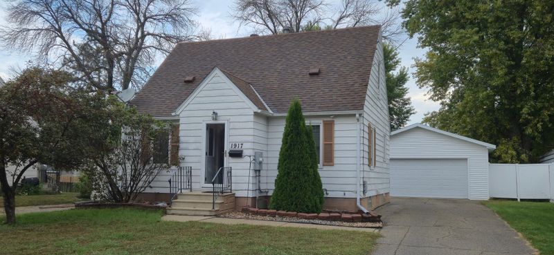 1917 E Oakland Ave, Austin, MN 55912