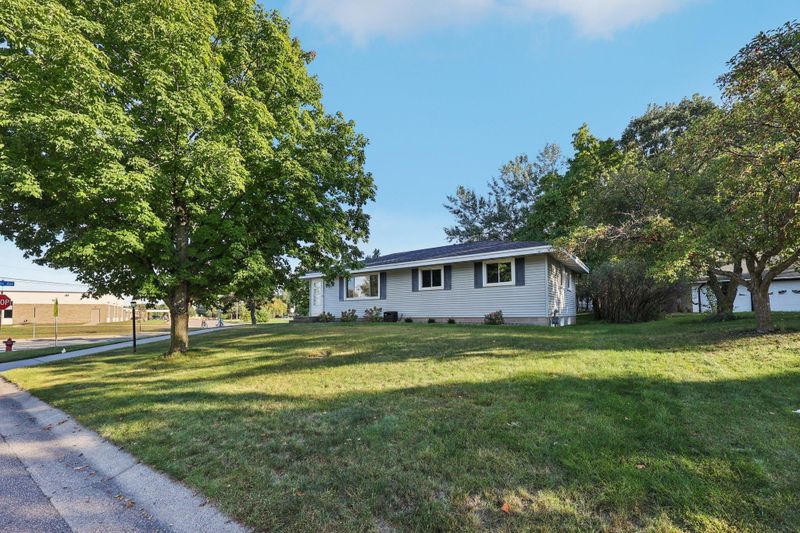 948 Norwood Ave, Anoka, MN 55303