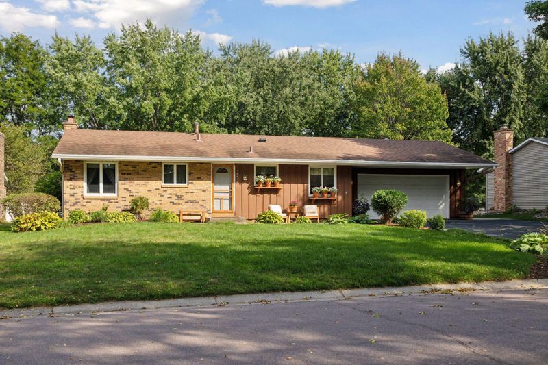 14678 Dunbar Ct, Apple Valley, MN 55124