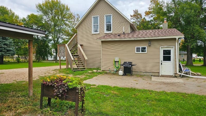 381 8th St, Hancock, MN 56244