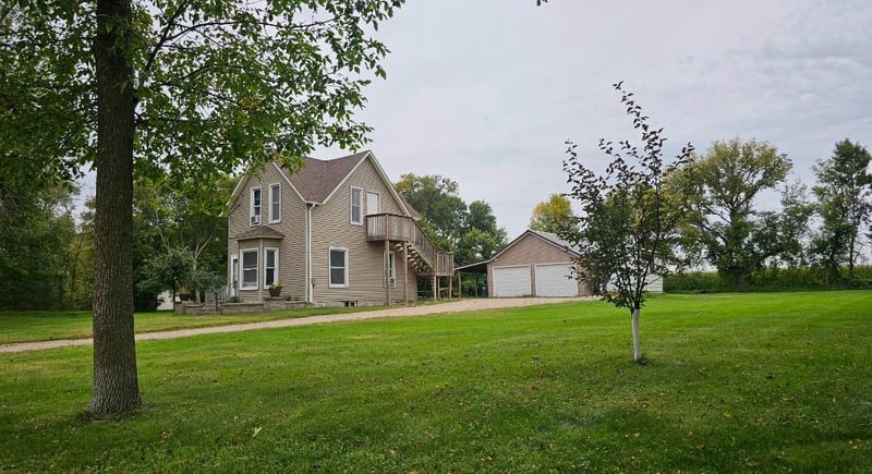 381 8th St, Hancock, MN 56244