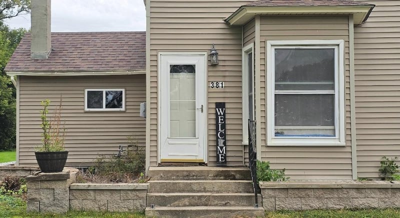 381 8th St, Hancock, MN 56244