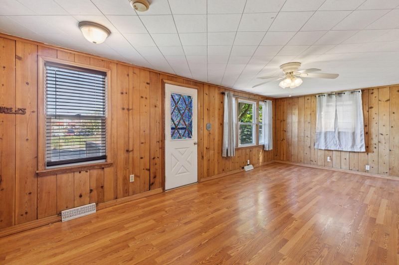 209 W 2nd St, Waconia, MN 55387