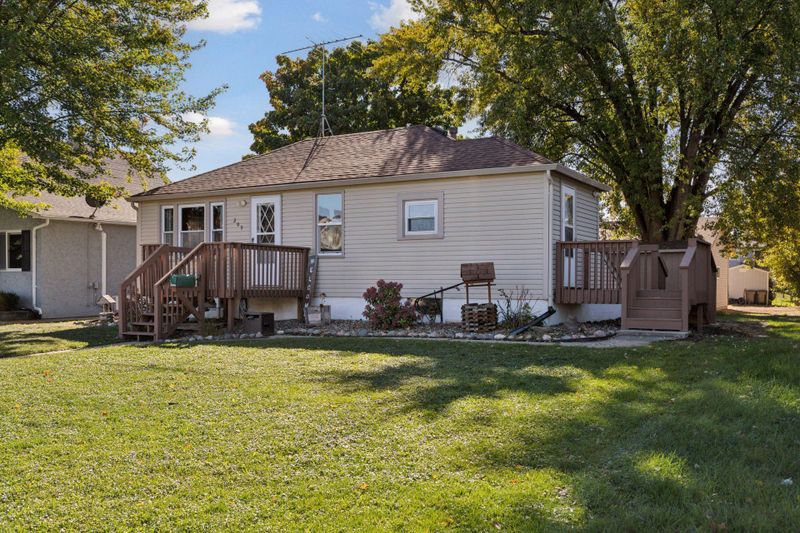 209 W 2nd St, Waconia, MN 55387