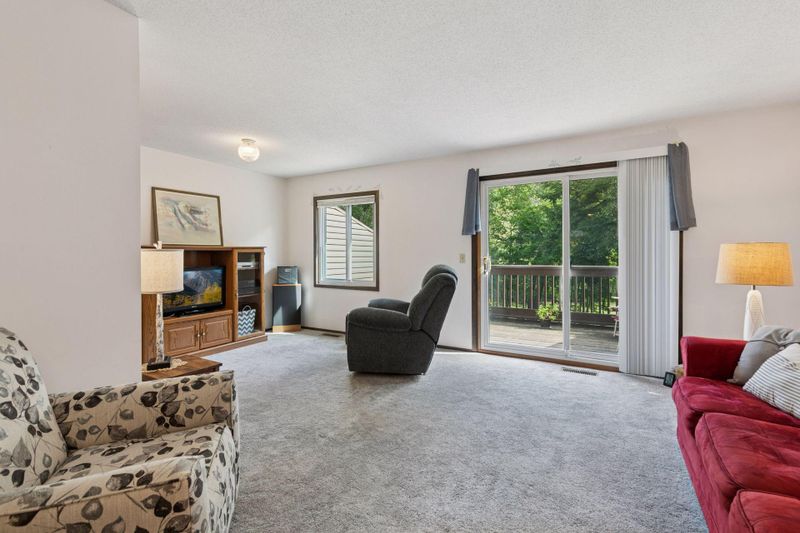 72 River Woods Ln, Burnsville, MN 55337
