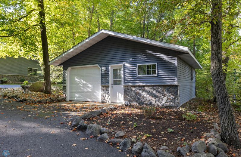 30101 Oakland Dr, Detroit Lakes, MN 56501