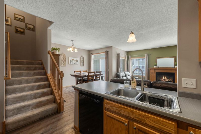 7382 Timber Crest Dr S, Cottage Grove, MN 55016