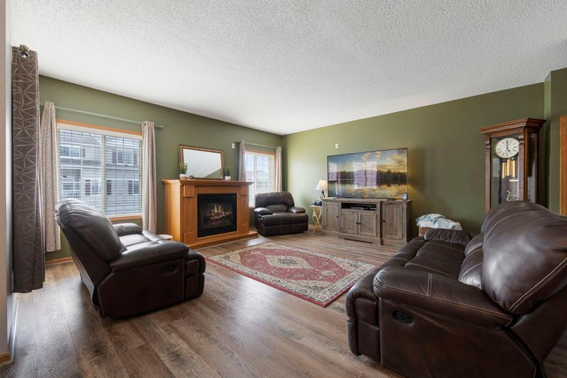 7382 Timber Crest Dr S, Cottage Grove, MN 55016