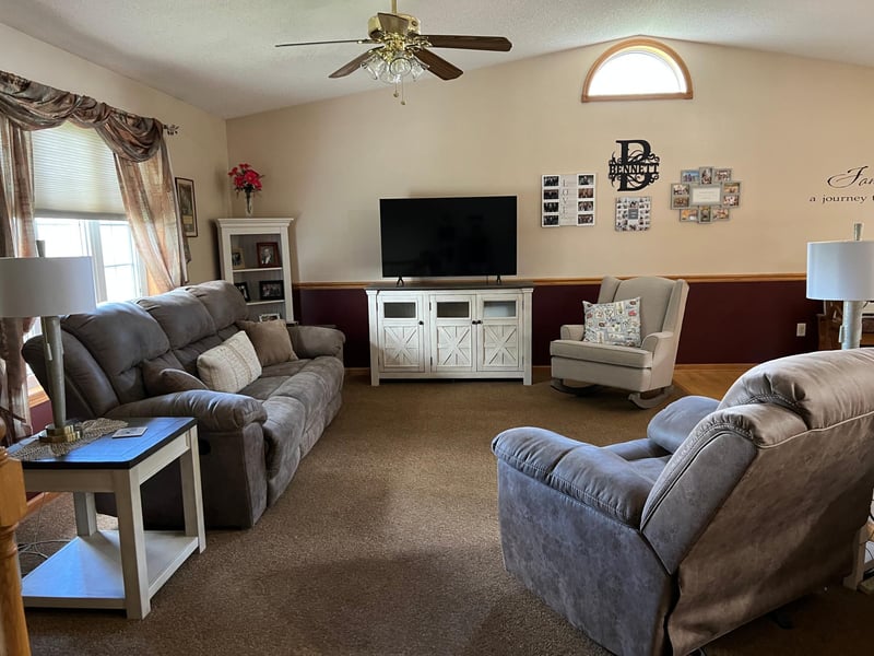 709 Mlinar Ave, Spring Valley, MN 55975