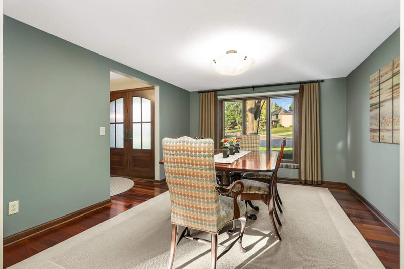 4277 Colleen Cir, Arden Hills, MN 55112