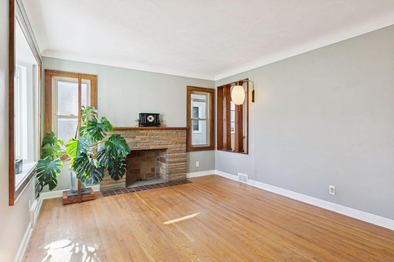 1405 Schletti St, Saint Paul, MN 55117