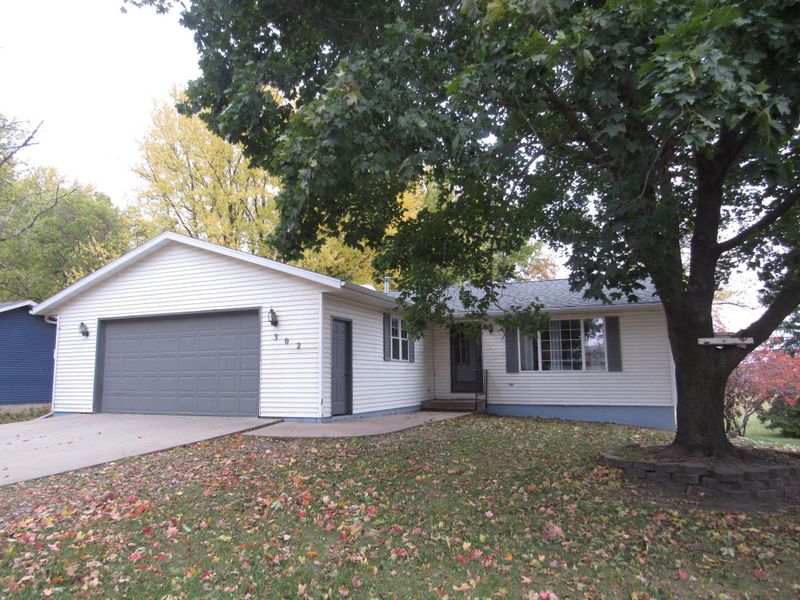 302 Mill Ave, Fulda, MN 56131