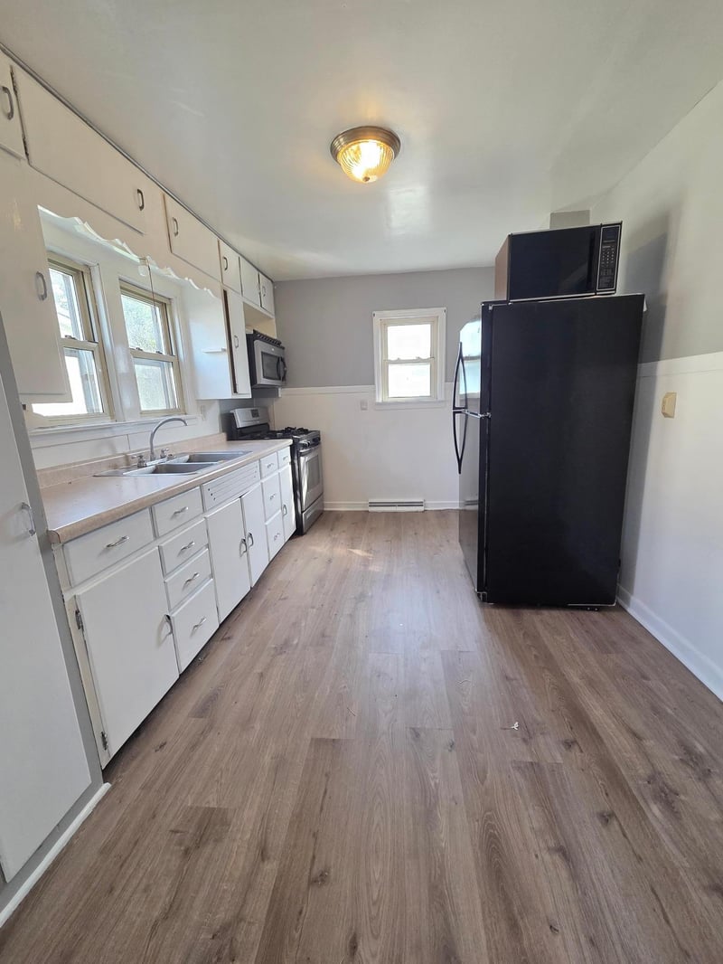 824 E Washington St, Caledonia, MN 55921