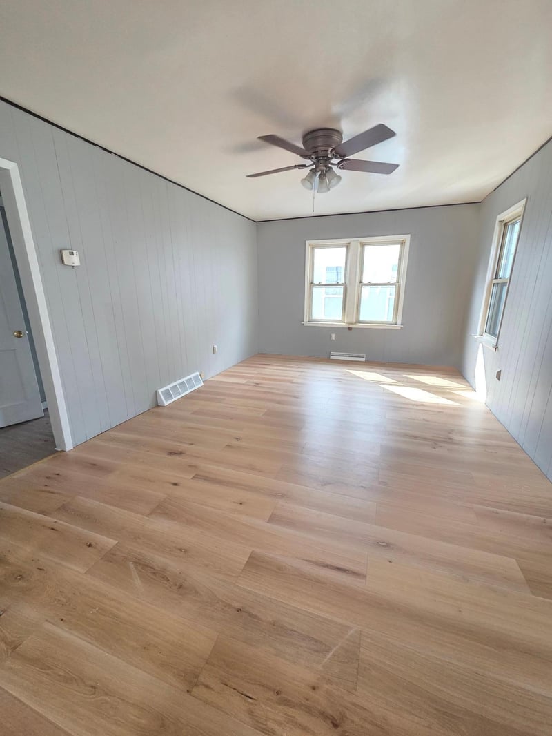 824 E Washington St, Caledonia, MN 55921