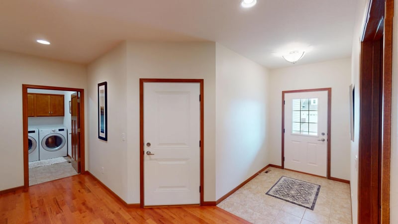 806 Maple Shade Dr, Holmen, WI 54636