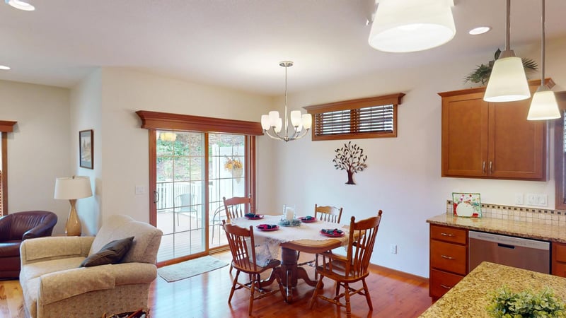 806 Maple Shade Dr, Holmen, WI 54636