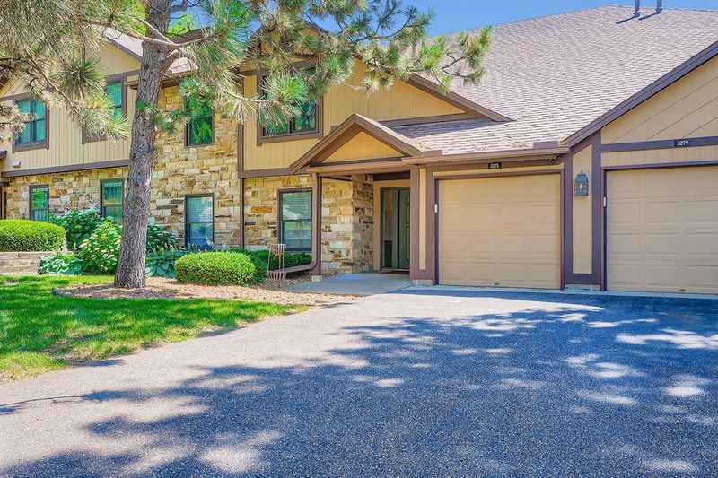 5275 Balmoral Ln, Bloomington, MN 55437