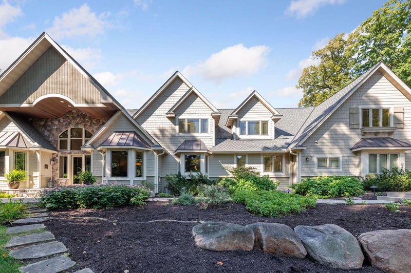 4694 Baycliffe Dr, Victoria, MN 55331