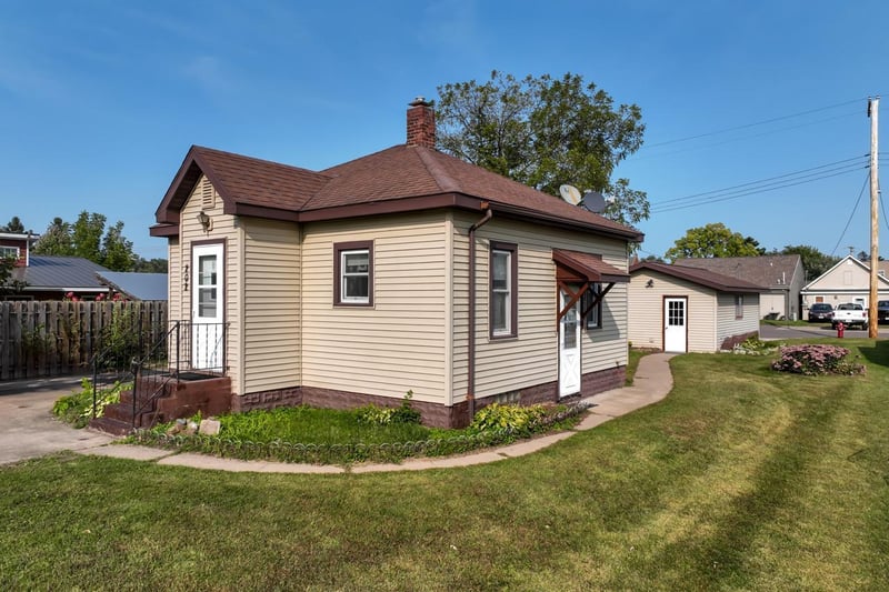 202 6th Ave N, Strum, WI 54770