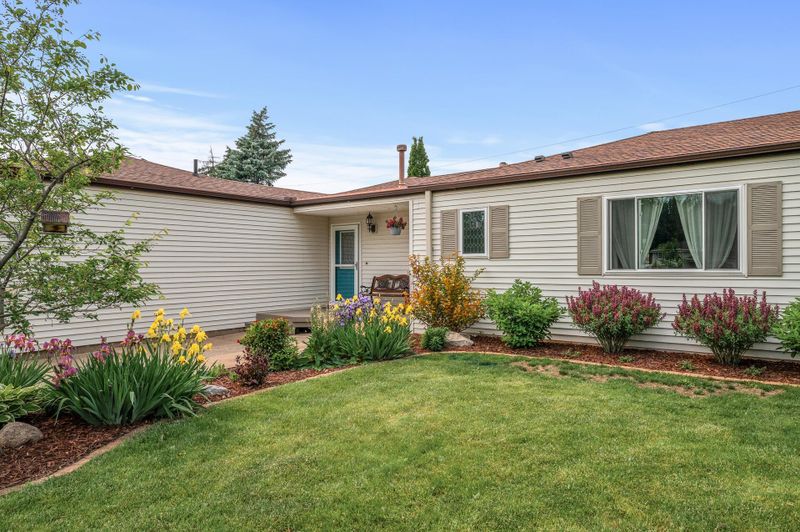3973 Beryl Rd, Eagan, MN 55122