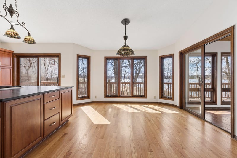 1208 Edgewater Ave, Arden Hills, MN 55112