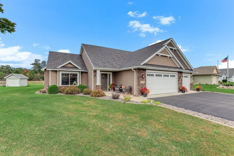38292 Emerald Blvd, North Branch, MN 55056