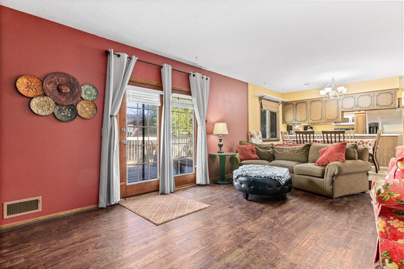 6040 Xylon Ave N, New Hope, MN 55428