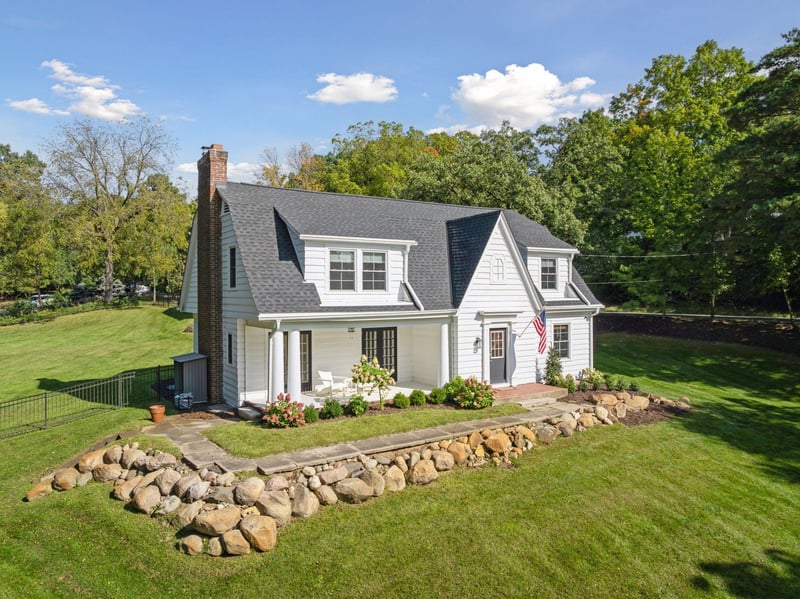 5350 Saint Albans Bay Rd, Shorewood, MN 55331