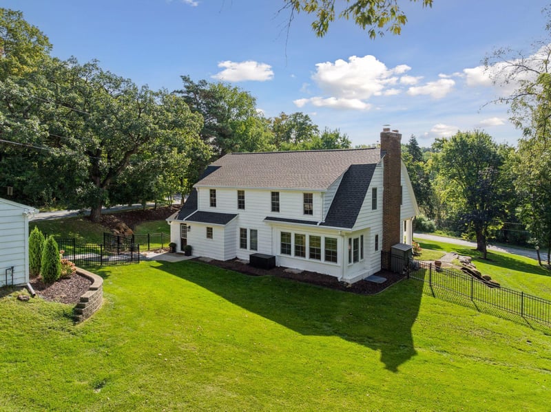 5350 Saint Albans Bay Rd, Shorewood, MN 55331