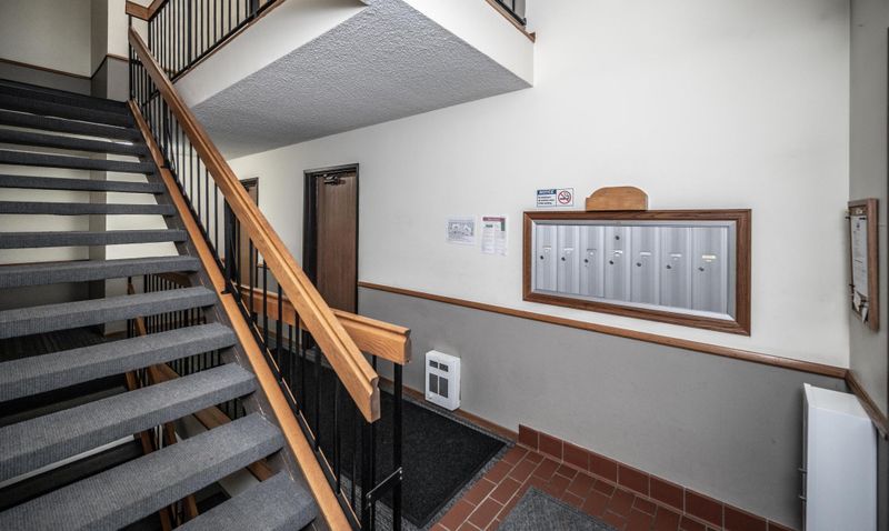 1381 Berry Ridge Rd #403, Eagan, MN 55123