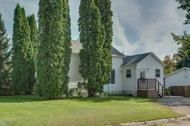502 3rd St SE, Barnesville, MN 56514