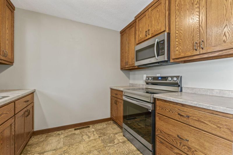 623 17 1/2 St SE, Rochester, MN 55904